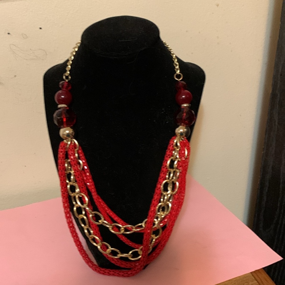 Gorgeous necklace 21”